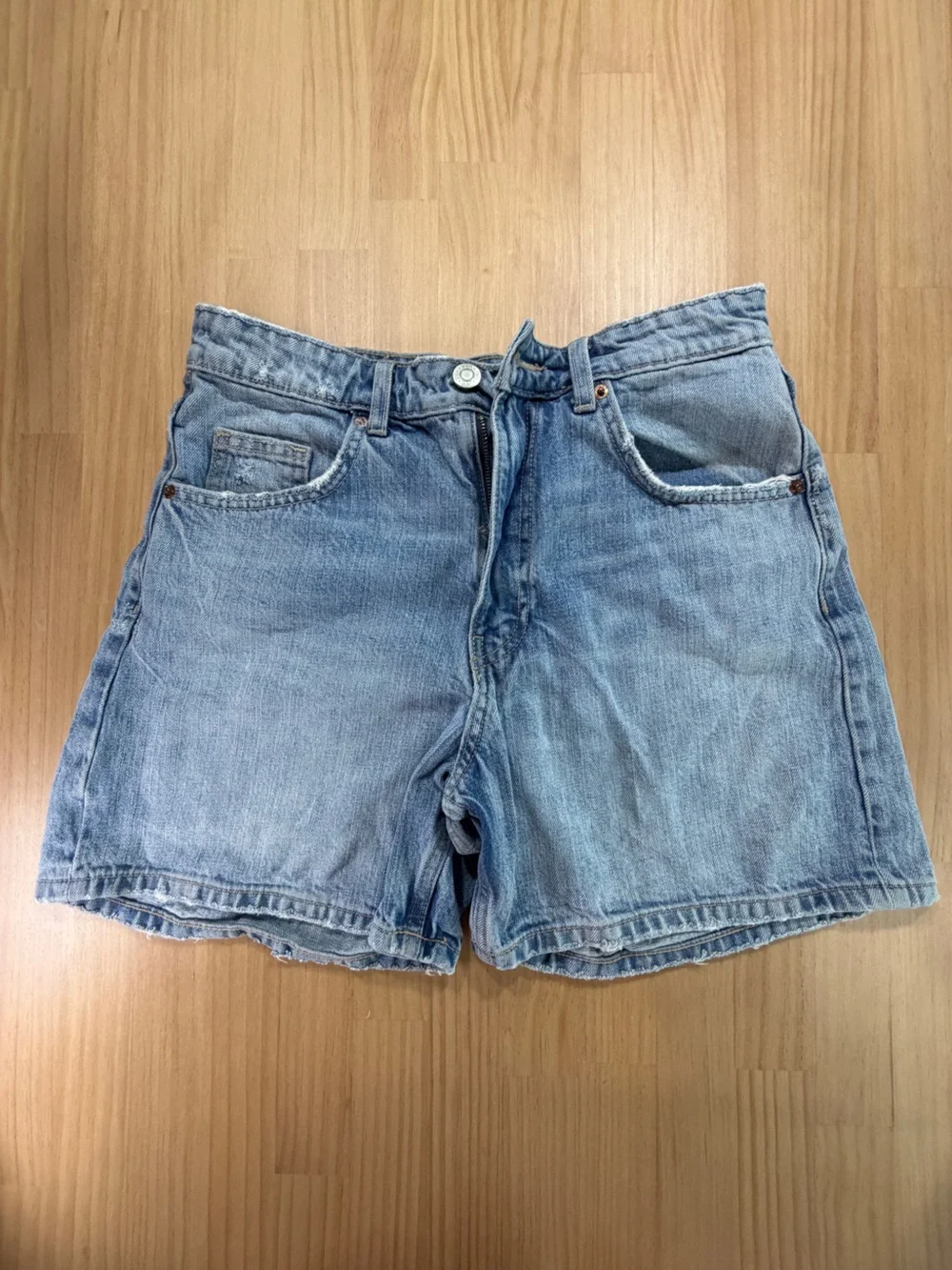Zara Faded Blue Denim Shorts with Branded Button B12